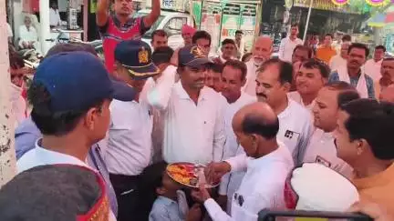 खिलचीपुर: सेना के शौर्य और ऑपरेशन सिंदूर की सफलता पर निकाली गई तिरंगा यात्रा, लोगों ने दिखाया जोश