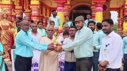 विष्णुगढ़: विष्णुगढ के भास्कर धाम परिसर में एनएसएस ने चलाया स्वच्छता अभियान, सम्मान समारोह भी आयोजित