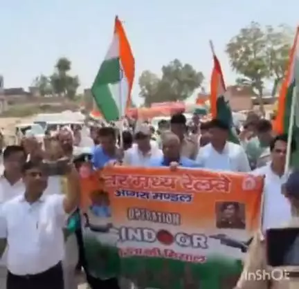 मंडावर: मंडावर में निकाली गई तिरंगा यात्रा, विधायक भी रहे मौजूद
