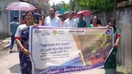 ইসলামপুর: সাধারণ মানুষকে সচেতন করতে রাস্তায় নামল ইসলামপুর পুরসভা
