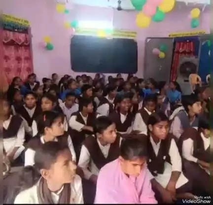 दावथ: दावथ और सूर्यपुरा के कस्तूरबा गांधी आवासीय बालिका विद्यालय की छात्राओं को दिया गया सर्वाइकल कैंसर से बचाव का टीका