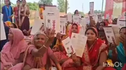 हसनपुर: डुमरा गांव में महिला संवाद दिवस: सरकारी योजनाओं पर चर्चा से महिलाओं का आत्मविश्वास बढ़ा