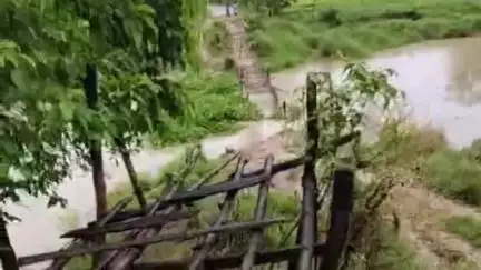 কুমারগঞ্জ: কলাবাড়ির খারিতে সাঁকো ভেঙে বিচ্ছিন্ন ছাতিমতৈর-নেত্রডাঙ্গা
#jansamsya