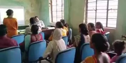डंडई: डंडई बना MED ब्लॉक, बीएमेययू कार्यालय में गैर कृषि आजीविका योजनाओं को लेकर योजना बैठक संपन्न