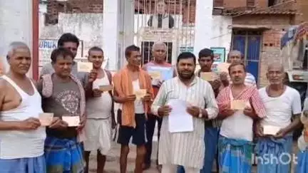कलेर: अरवल रेलवे संघर्ष समिति ने पटेल चौक रामपुर चाय में रेलवे लाइन के लिए पोस्टकार्ड व हस्ताक्षर अभियान चलाया