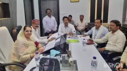 त्योंदा: जिला पंचायत अध्यक्ष ने अधिकारियों को दिए वाटरशेड योजना के कार्यों को समय सीमा में पूरा करने के निर्देश