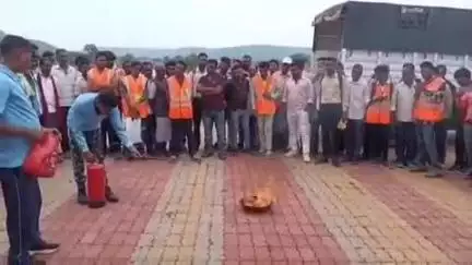 बजाग: एसडीएम कार्यालय बजाग में होमगार्ड जवानों और सिविल डिफेंस वॉलंटियर्स को दिया गया आपदा प्रबंधन का प्रशिक्षण