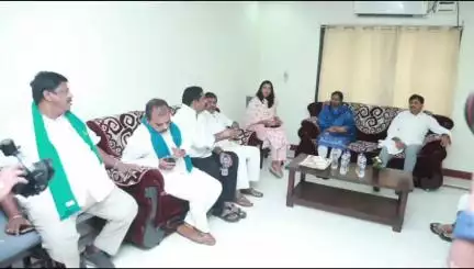 ఖాజీపేట: ఎన్‌ఐటీలో మంత్రి పొంగులేటి శ్రీనివాస్ రెడ్డిని మర్యాదపూర్వకంగా కలిసిన ఎంపీ, ఎమ్మెల్యేలు, జిల్లా కలెక్టర్