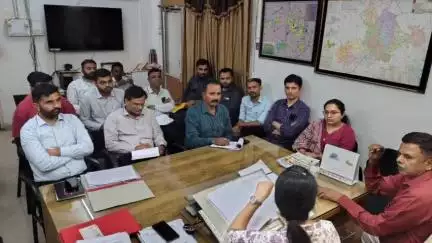 કોટડા સાંગાણી: વર્ષાઋતુને અનુલક્ષીને કોટડાસાંગાણી તાલુકાના અધિકારીશ્રીઓની બેઠક યોજાઈ