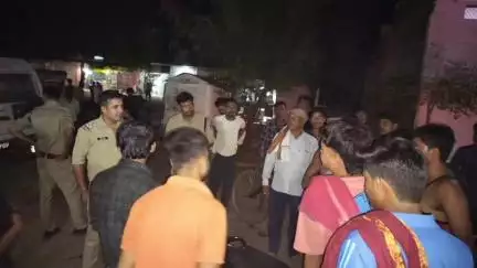 घुवारा: बमनौरा थाना पुलिस ने क्षेत्र के लोगों के साथ किया जनसंवाद, आपराधिक घटनाओं की जानकारी ली