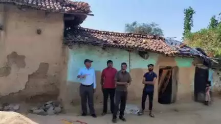 मोहम्मदगंज: मोहम्मदगंज थाना क्षेत्र में बिजली चोरी के खिलाफ छापेमारी, 6 उपभोक्ताओं पर केस, ₹61000 जुर्माना