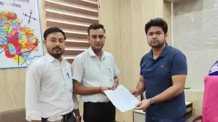भराड़ी: बनी पंडिता वार्ड को बम्म पंचायत में शामिल करने की मांग, ग्रामीणों ने खंड विकास अधिकारी को सौंपा ज्ञापन