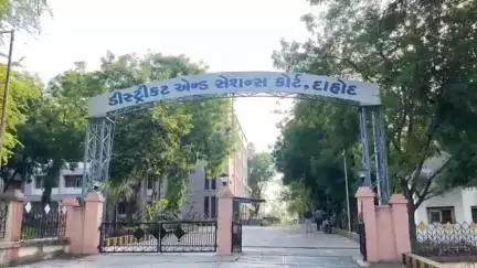દેવગઢબારીયા: દેવગઢ બારિયા અને ધાનપુર ખાતે થયેલ મનરેગા કૌભાંડ મામલે મંત્રીપુત્ર તેમજ તત્કાલીન TDO જ્યુડિશિયલ કસ્ટડીમાં ધકેલાયા