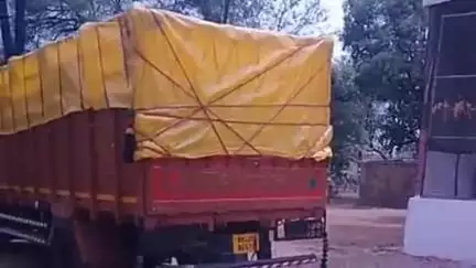 पिपरिया: पिपरिया में डीएपी से भरे दो वाहन मिले, चालकों के पास दस्तावेज नहीं, अधिकारी ने की कार्रवाई