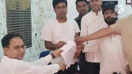 मांडर: ओलावृष्टि और तूफान से हुए नुकसान के बाद ग्रामीणों की मदद के लिए विधायक प्रतिनिधि सक्रिय