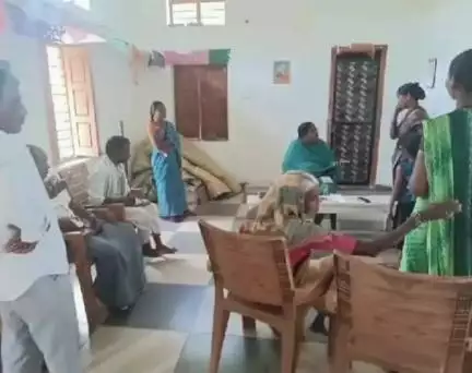 నసురుల్లాబాద్: అంకోల్ లో ఫార్మర్ రిజిస్ట్రీలో లెక్క పక్కగా ఉండాలి : ఏఈఓ సాయి సుమన్