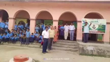 महनार: मध्य विद्यालय महनार बालक में संकुल स्तरीय मशाल खेल कूद प्रतियोगिता का शुभारंभ किया गया