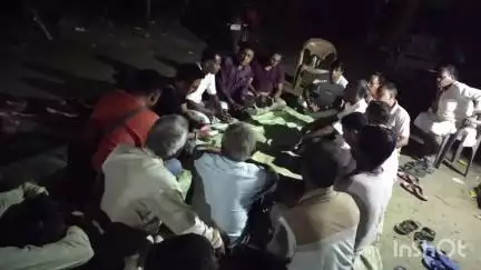 বলাগড়: বলাগড়ের শ্রীপুর বলাগড় অঞ্চলের মধ্য মিলনগড়ে ১২২ নম্বর বুথে বুথ কর্মীদের সঙ্গে বিশেষ বৈঠক করলেন বিজেপির মন্ডল সভাপতি
