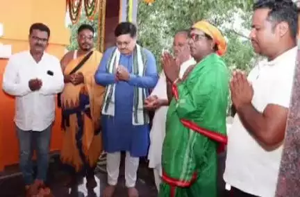 ବାଣପୁର: ଆମ୍ବପଡା ଗ୍ରାମରେ ବାଇଧର ଦେବୀଙ୍କ ମନ୍ଦିର ପ୍ରତିଷ୍ଠା ଉତ୍ସବରେ ଯୋଗଦେଲେ ଆଇନ ମନ୍ତ୍ରୀ