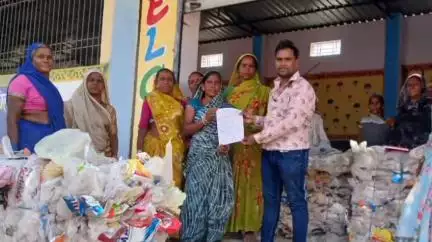 मेरी प्लास्टिक मेरी जिम्मेदारी अभियान से बदली सोच, अम्बागढ़ चौकी ब्लॉक में प्लास्टिक मुक्त गांव की ओर बढ़ा कदम