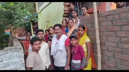 देसरी: नयागांव पूर्वी पंचायत के नयागंज सोनारटोली में चोरों ने एक ही रात में चार घरों में चोरी की