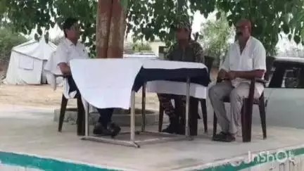 हुसैनाबाद: पलामू जोन के आईजी सुनील भास्कर ने नक्सल प्रभावित महुंदंड पिकेट का दौरा किया