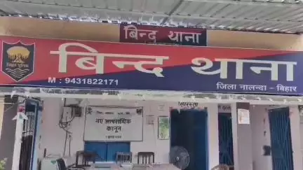 बिंद: कथराही गांव में दीपनगर पुलिस ने हत्या के मामले में जेल से फरार आरोपी के घर की कुर्की जब्ती की