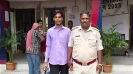 केवटी रनवे: केवटी थाने की पुलिस ने मधुबनी जिले के पोखरशाम गांव से लूटपाट के आरोपी को किया गिरफ्तार