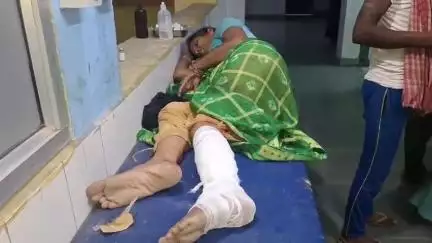 सहदेई बुजुर्ग: मुरौवतपुर में बाइक की टक्कर से बुजुर्ग महिला गंभीर रूप से घायल, महनार सीएचसी से सदर अस्पताल रेफर