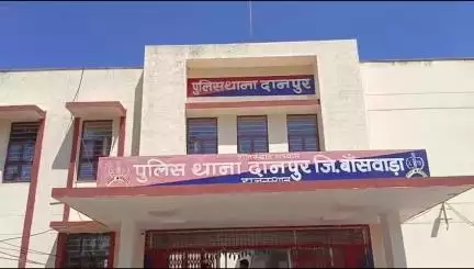 छोटी सरवन: वाड़ा गांव में सार्वजनिक जगह पर तलवार लहराने के मामले में आरोपी के खिलाफ दानपुर थाना में मामला दर्ज