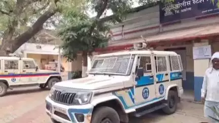 तेल्हारा: पोलिसांनी बेकायदेशीरपणे अटक केलेल्या बाबत तालुका न्यायालयाने तेल्हारा पोलिसांना फटकारले..