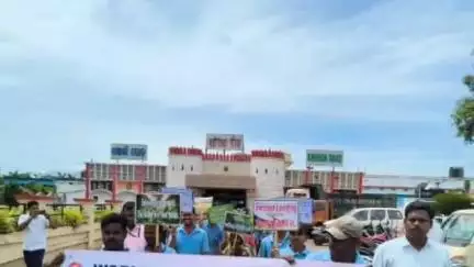 ଜଟଣୀ: ଖୋର୍ଦ୍ଧା ରୋଡ଼ ରେଳ ଷ୍ଟେସନ ନିକଟରେ ପରିବେଶ ସଚେତନତା କାର୍ଯ୍ୟକ୍ରମ ଅନୁଷ୍ଠିତ