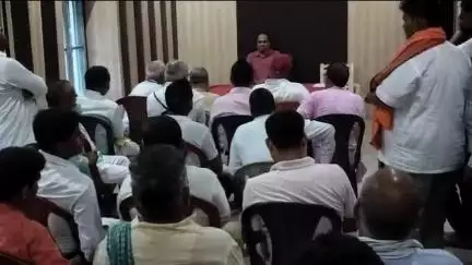 विजयीपुर: विजयीपुर सभागार में डीलरों के साथ बैठक, ई-केवाईसी पूरा करने के निर्देश