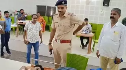 খড়গ্রাম: নগর রবীন্দ্র ভবনে স্বেচ্ছায় রক্তদান ও স্বাস্থ্য পরীক্ষা শিবির আয়োজিত, উপস্থিত BDO ও OC