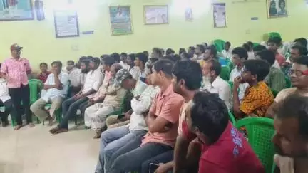 সিউড়ি ২: পুরন্দরপুর তৃণমূল কংগ্রেস কার্যালয় তৃণমূলের একাধিক নেতৃত্ব ও কর্মীদের উপস্থিতিতে সাংগঠনিক বৈঠকের আয়োজন
