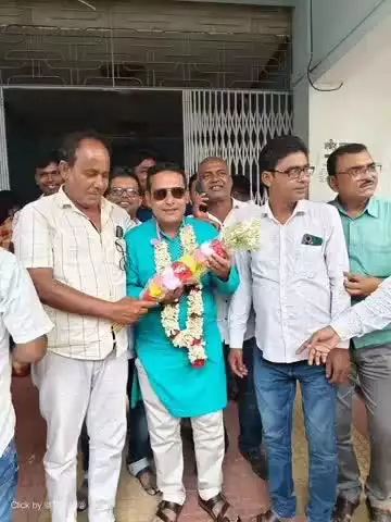 রানিনগর ২: রাণীনগর ২ নাম্বার ব্লক প্রাঙ্গনে জলঙ্গি বিধানসভার সোশ্যাল মিডিয়া কনভেনার কে সংবর্ধনা