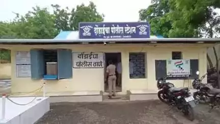 शिंदखेडा: आदर्श नगर येथे राहणाऱ्या विवाहितेचा सासरी 50 हजारासाठी छळ पतीसह दोन जणांविरुद्ध दोंडाईचा पोलिसात गुन्हा दाखल.