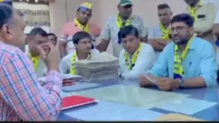 વિસાવદર: દારૂ હોમ ડિલિવરી મળે છે, પણ રૂપિયા દેવા છતાં ખાતર મળતું નથી !! : ગોપાલ ઇટાલીયા