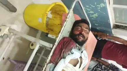 చిలకలూరిపేటలో రోడ్డు ప్రమాదంలో ఫోటోగ్రాఫర్ మృతి