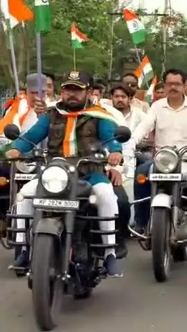 Damua me tiranga deli nikali ga I
21Mai ko