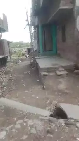 shujalpur me ward no 13 me raste ko le kar mang