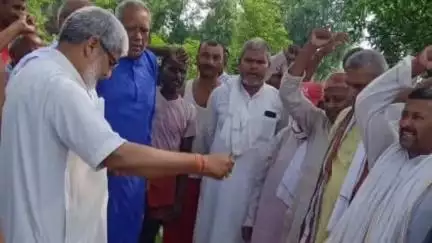 चनपटिया: चनपटिया में भारतीय कम्युनिस्ट पार्टी के नेता कामरेड योगेन्द्र शर्मा को दी गई अंतिम विदाई, पार्टी ने दी श्रद्धांजलि