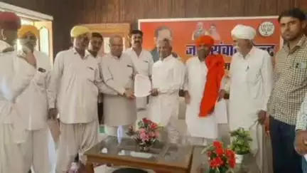 चौहटन: चौहटन विधायक आदूराम मेघवाल ने जनसंवाद केंद्र में जनसुनवाई कर आमजन की समस्याओं को सुना