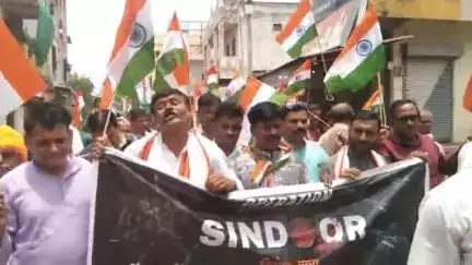भाजपा बोरगांव मंडल के द्वारा पहलगाम हमले को लेकर सेना के सम्मान में तिरंगा रैली निकाली गई।