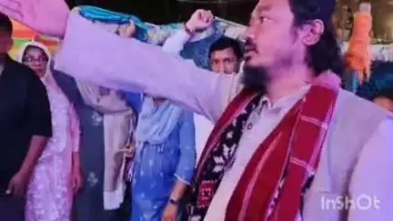 रानीखेत: रानीखेत में चल रहा कौमी एकता का प्रतीक उर्स समारोह, सामूहिक रूप से हजरत कालू सैयद बाबा की मजार पर चढ़ाई गई चादर