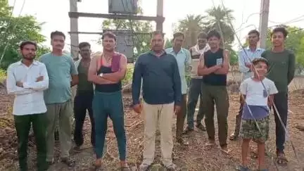 लिधौरा: फिरोजपुरा गांव में ट्रांसफार्मर खराब होने के चलते बीते एक हफ़्ते से बाधित है विद्युत आपूर्ति, ग्रामीण परेशान #jansamasya