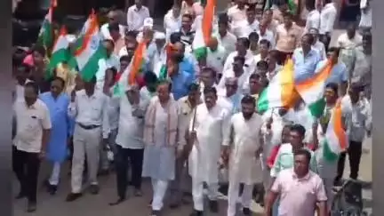 तळोदा: भारतीय सैनिकांच्या सन्मानार्थ तळोदा शहरात दत्त मंदिरापासून भव्य तिरंगा रॅली संपन्न.
