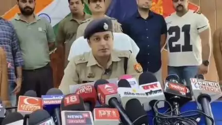 बुलंदशहर:ट्रांसफॉर्मर से चोरी करने वाले 5 गिरफ्तार,ट्रांसफार्मर का सामान,अवैध तमंचा,कारतूस,कार बरामद।
#khurja