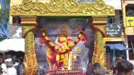 காரியாபட்டி: பேருந்து நிலையம் முன்பு பெரும்பிடுகு முத்தரையரின் சதய விழாவை ஒட்டி அவரது படத்திற்கு அமைச்சர் தங்கம் தென்னரசு மரியாதை