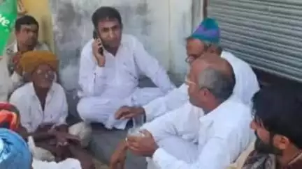 सेड़वा: पूर्व राज्यमंत्री गफूर अहमद ने सांवा गांव का दौरा किया, आमजन से हुए रूबरू